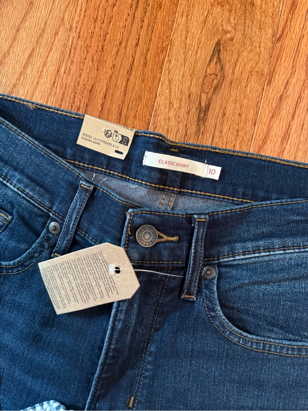 NWT Levi's Dark Indigo Women's Skinny Jeans Size 10S - Picture 2 of 6